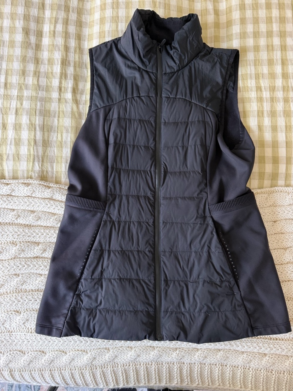 Lululemon Down for it All Vest 10 black